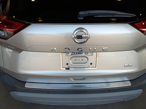 Used 2021 Nissan Rogue SL FWD image 18
