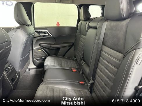 New 2025 Mitsubishi Outlander SE image 35