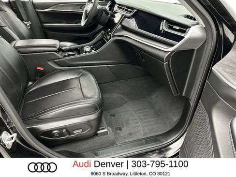 Used 2023 Jeep Grand Cherokee L Limited w/ Luxury Tech Group II AWD/4WD image 25