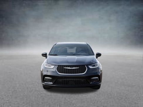 New 2025 Chrysler Pacifica Select w/ Uconnect Theater Family Group FWD image 6