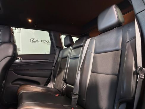 Used 2021 Jeep Grand Cherokee Laredo X image 27