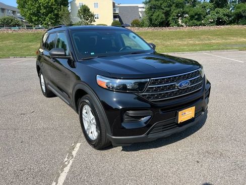 Certified 2022 Ford Explorer XLT AWD/4WD image 3