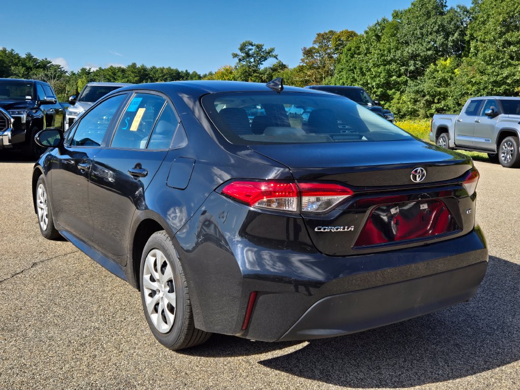 Used 2023 Toyota Corolla LE FWD image 3