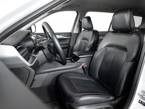 Used 2022 Jeep Grand Cherokee L Limited image 15