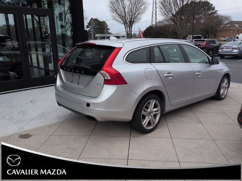 Used 2015 Volvo V60 T5 Premier image 4