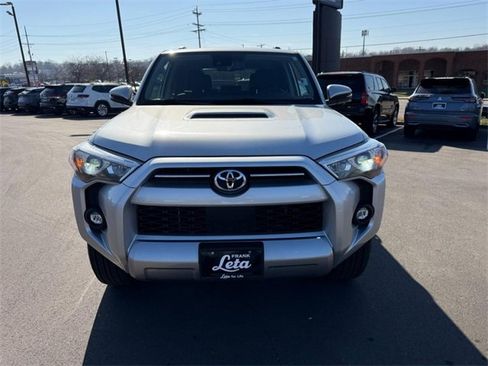 Used 2024 Toyota 4Runner TRD Off-Road Premium image 9