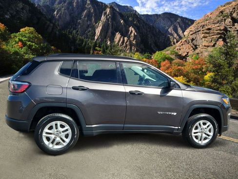 Used 2018 Jeep Compass Sport w/ Tech Group AWD/4WD image 2