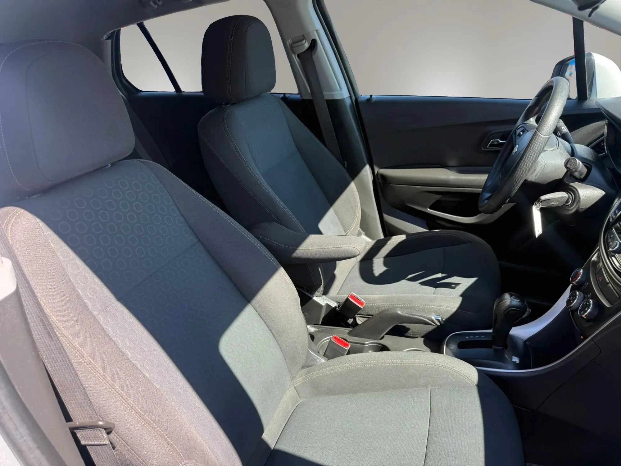 Used 2022 Chevrolet Trax LS w/ Tint and Cruise Package AWD/4WD image 24