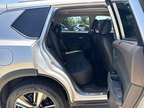 Used 2023 Nissan Rogue SL w/ SL Premium Package FWD image 22