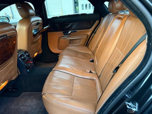 Used 2012 Jaguar XJ L RWD image 21