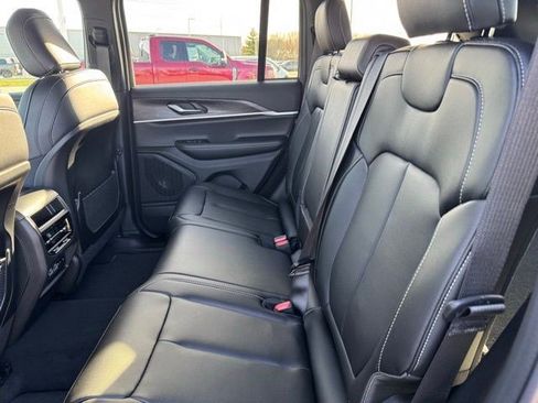 New 2025 Jeep Grand Cherokee Limited AWD/4WD image 28