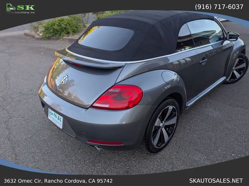 Used 2013 Volkswagen Beetle 2.0T FWD image 11