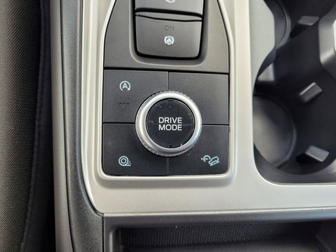 Used 2023 Ford Explorer XLT AWD/4WD image 24