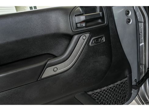 Used 2016 Jeep Wrangler Sport w/ Quick Order Package 24S AWD/4WD image 9