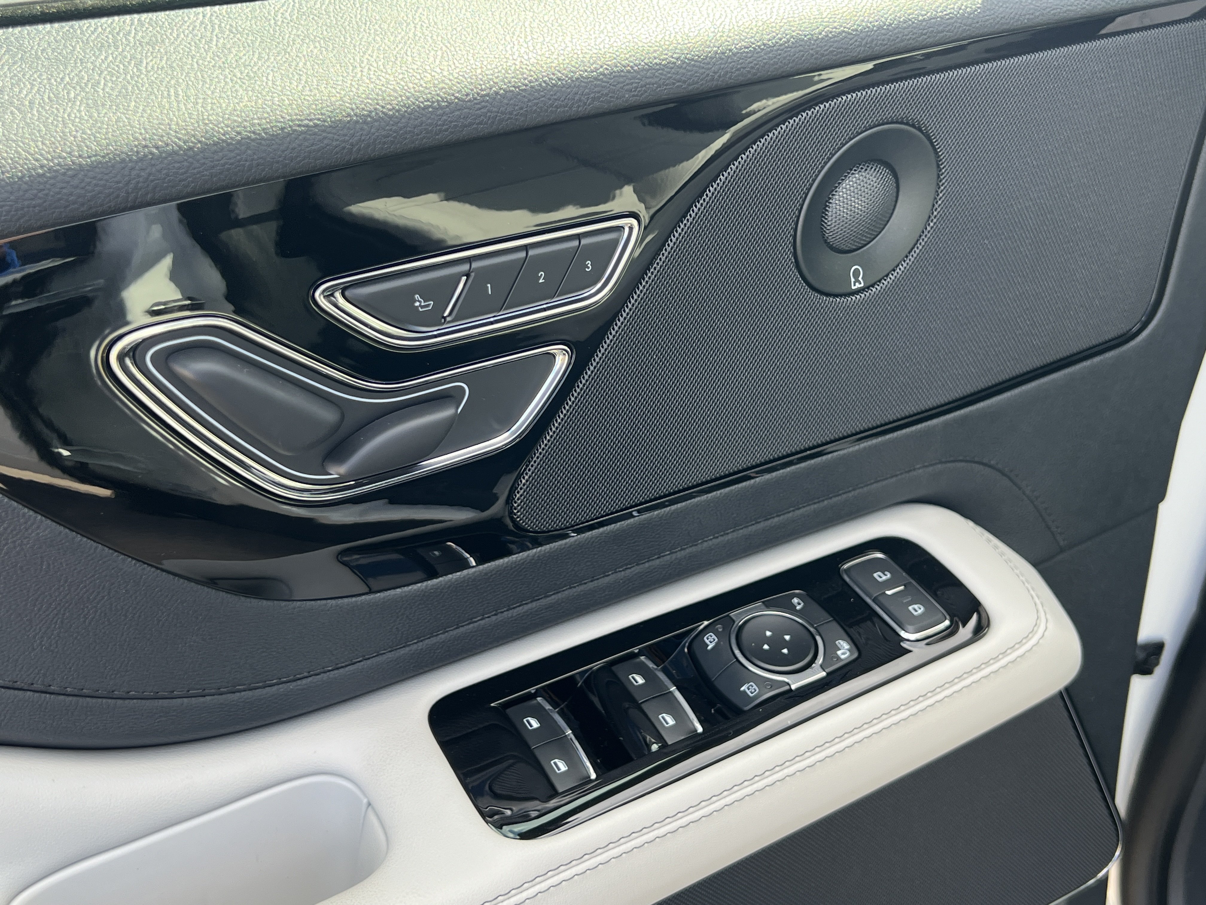 New 2027 Lincoln Aviator Reserve RWD image 15