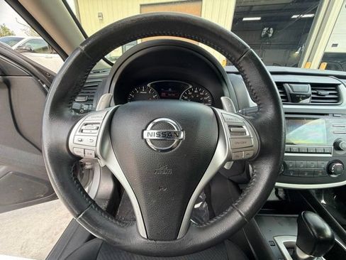 Used 2017 Nissan Altima 2.5 SR FWD image 23