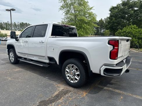 Used 2024 Chevrolet Silverado 2500 High Country w/ High Country Premium Package AWD/4WD image 7