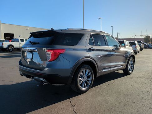 Used 2023 Ford Explorer Limited w/ Limited Technology Package image 3