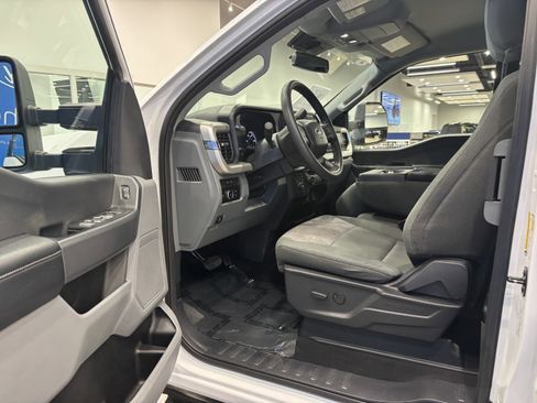 Certified 2023 Ford F250 XLT image 11