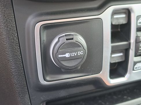 Used 2024 Jeep Wrangler Unlimited Sahara AWD/4WD image 23