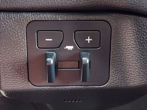 Used 2025 Toyota Tundra Limited image 19