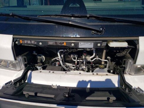 Used 2025 Chevrolet Brightdrop 400 image 9