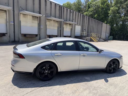 Used 2024 Honda Accord Sport image 11