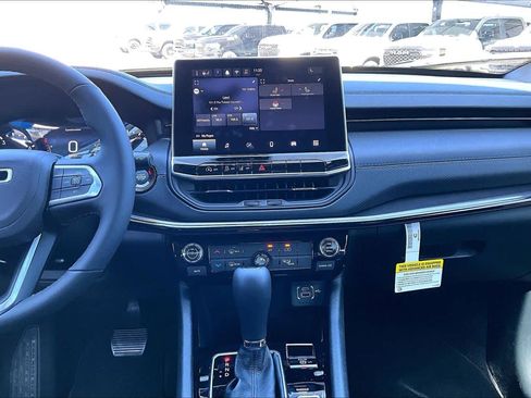 New 2026 Jeep Compass Latitude image 6