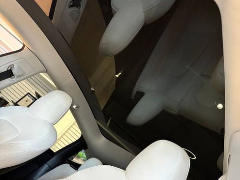 Used 2022 Tesla Model Y Performance image 40