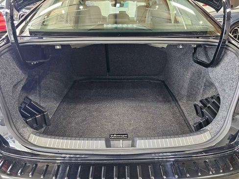 Certified 2025 Volkswagen Jetta SE image 16