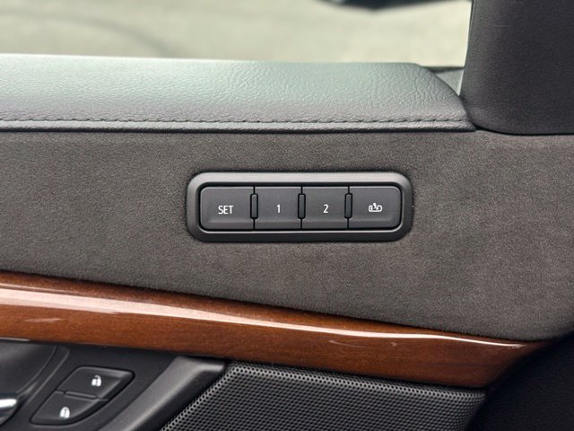 Used 2019 Cadillac Escalade Luxury AWD/4WD image 13