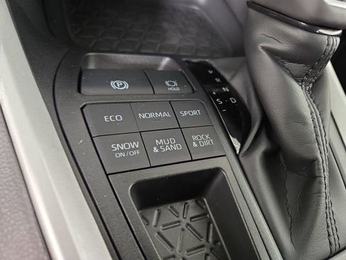 Used 2025 Toyota RAV4 XLE Premium image 26