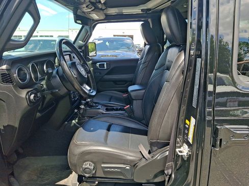 Used 2023 Jeep Wrangler Unlimited Sahara w/ Cold Weather Group AWD/4WD image 23