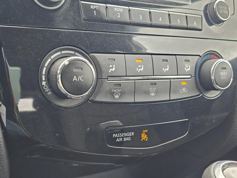 Used 2017 Nissan Rogue S image 27