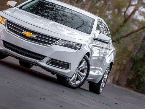 Used 2019 Chevrolet Impala LT image 24