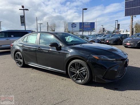 New 2026 Toyota Camry Hybrid image 1