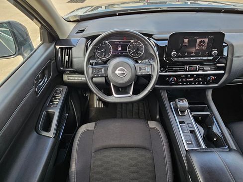 Used 2025 Nissan Pathfinder SV FWD image 30