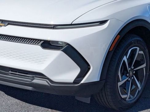 New 2026 Chevrolet Equinox EV LT image 9