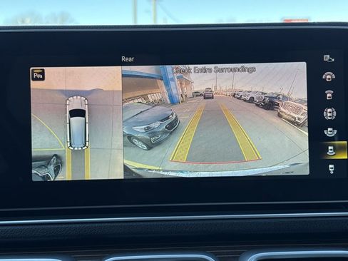 Used 2023 Mercedes-Benz GLS 450 4MATIC image 10