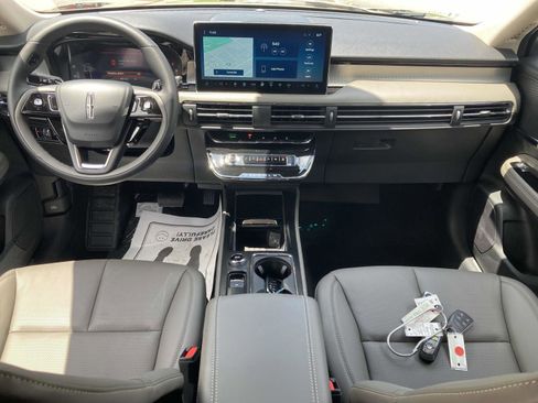 New 2025 Lincoln Corsair FWD w/ Equipment Group 101A image 17