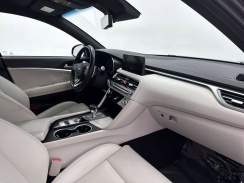 Used 2024 Genesis G70 2.5T image 38