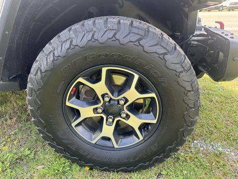 Used 2019 Jeep Wrangler Rubicon w/ Uconnect 4C Nav & Sound Group image 5