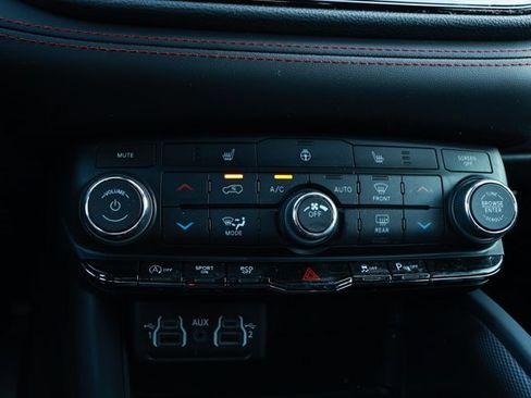 Used 2024 Dodge Durango GT RWD image 18