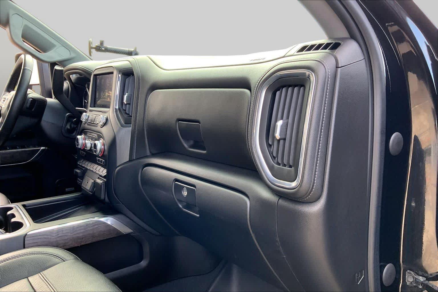 Used 2023 GMC Sierra 3500 Denali w/ Denali Black Diamond Edition AWD/4WD image 17