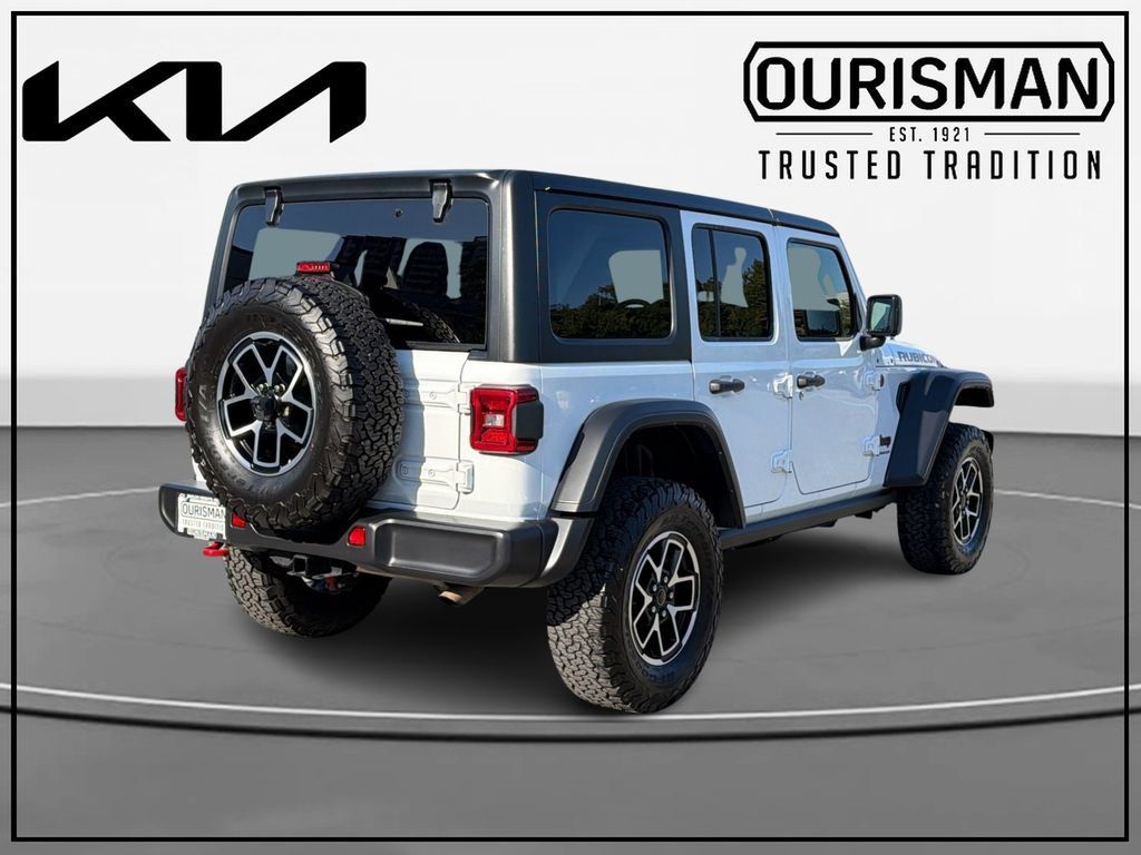 Used 2025 Jeep Wrangler Unlimited Rubicon AWD/4WD image 4