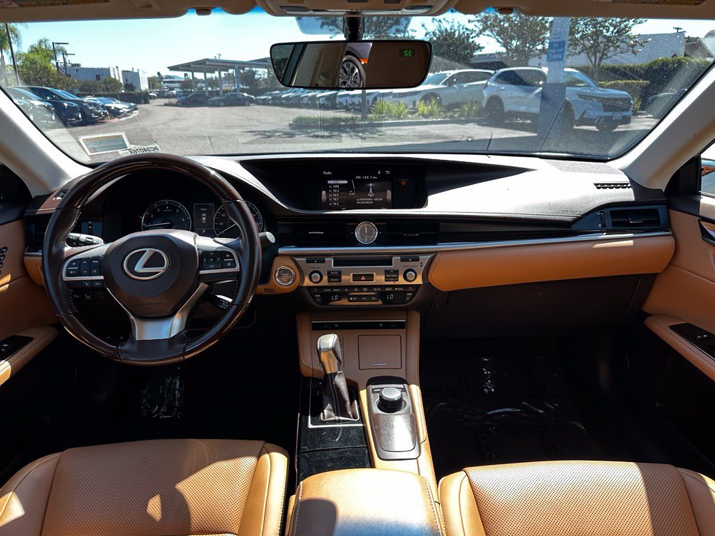 Used 2016 Lexus ES 350 w/ Premium Package w/Wood Trim FWD image 19