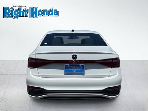 Used 2025 Volkswagen Jetta Sport FWD image 6