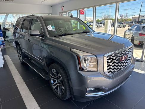 Used 2019 GMC Yukon Denali w/ Denali Ultimate Package image 2
