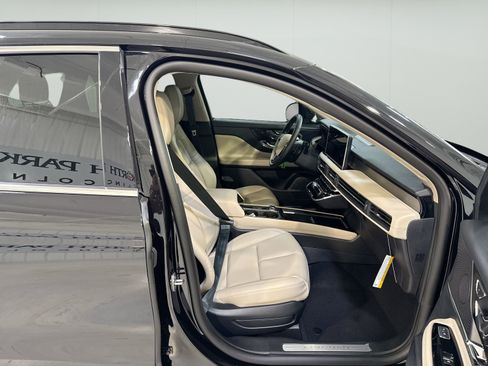 New 2026 Lincoln Corsair Premiere FWD image 28