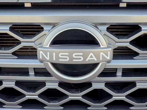 Used 2023 Nissan Frontier SV w/ SV Convenience Package image 3